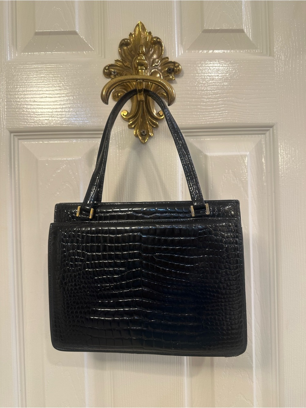 Vintage Golden Star K. K. Lo Faux Crocodile Embossed Frame Handbag Black